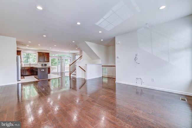 Building Photo - 1464 Hickory Ln