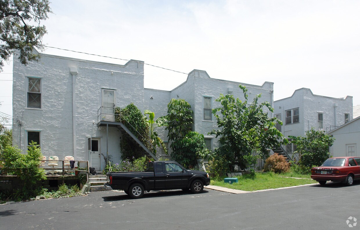 Building Photo - 719 Forrest Ave