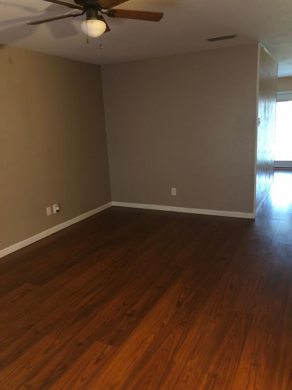 Building Photo - 920 Acadia Dr