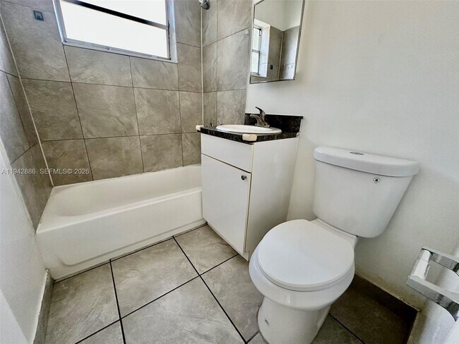 Foto del edificio - 5010 NW 2nd Ave