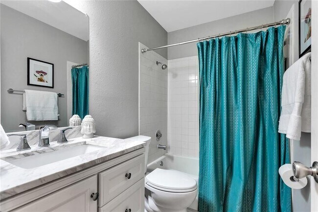 Foto del edificio - 8900 Linton Dr