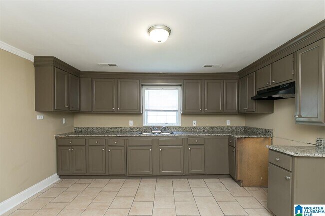 Building Photo - 846 Lower Coalburg Rd