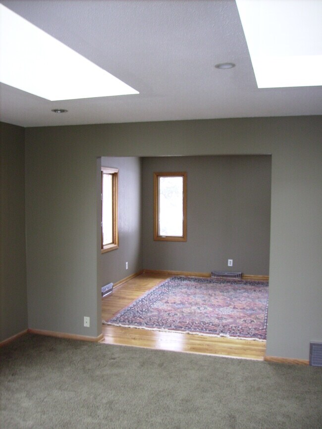 Building Photo - 8201 Oakmere Rd
