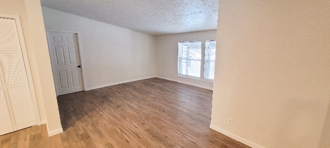 Foto del edificio - 1130 Valley Manor Ct