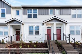 Building Photo - 884 N 18th Ave