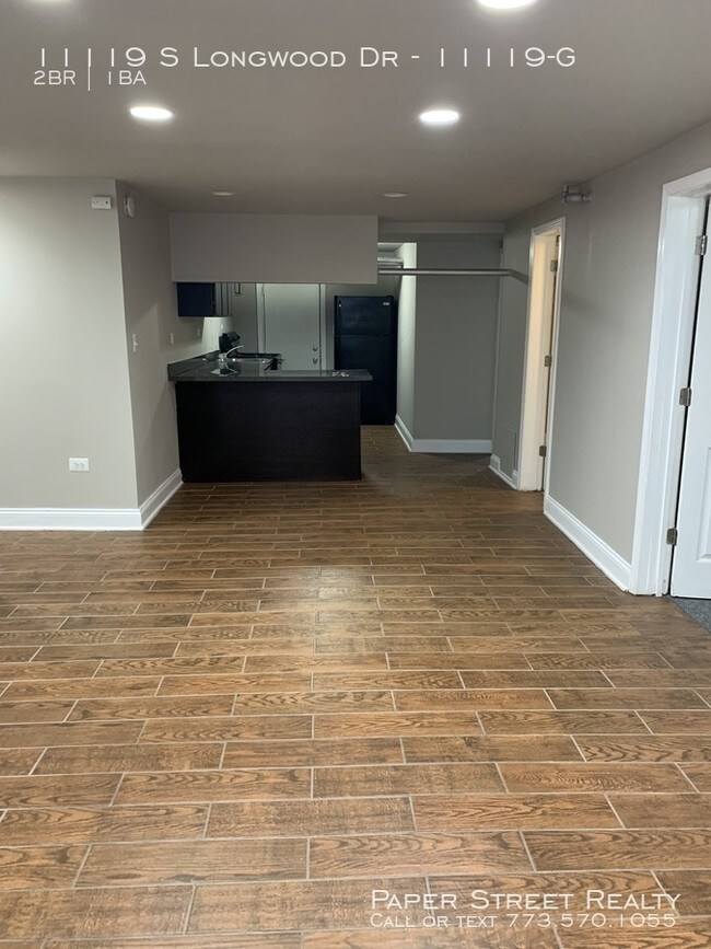Building Photo - 11119 S Longwood Dr