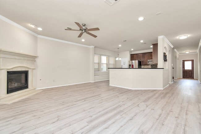 Foto del edificio - 3018 Shadowbrook Chase Ln