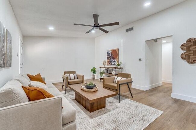 Foto del edificio - 9412 Quail Meadow Dr