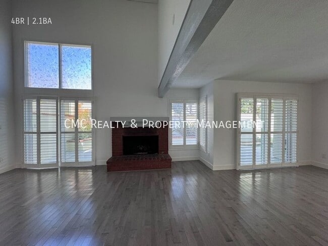 Building Photo - Beautiful Two Story House inside gated com...