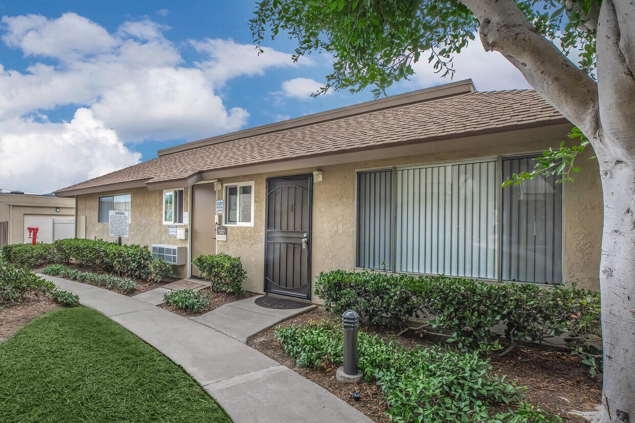 The Monrovia Apartment Homes Apartments in Costa Mesa, CA Westside