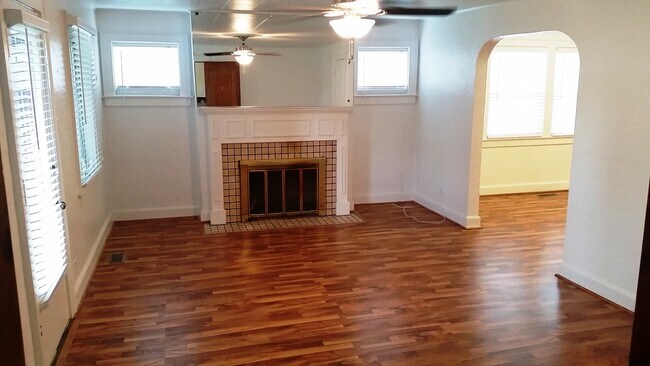 Foto del edificio - 547 Eastmoor Blvd