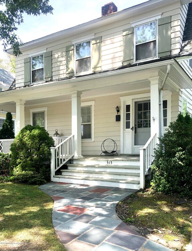 Building Photo - 513 Bendermere Ave