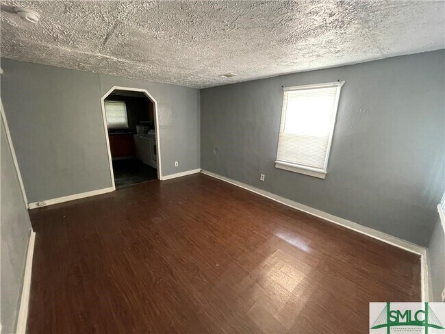 Building Photo - 1204 Murphy Ave