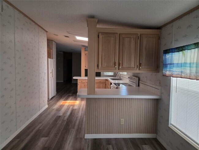 Foto del edificio - 3224 Manatee Rd