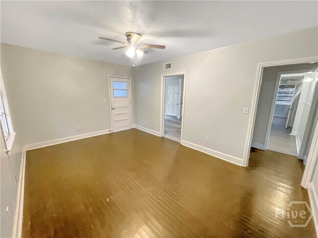 Foto del edificio - 2319 E 42nd St