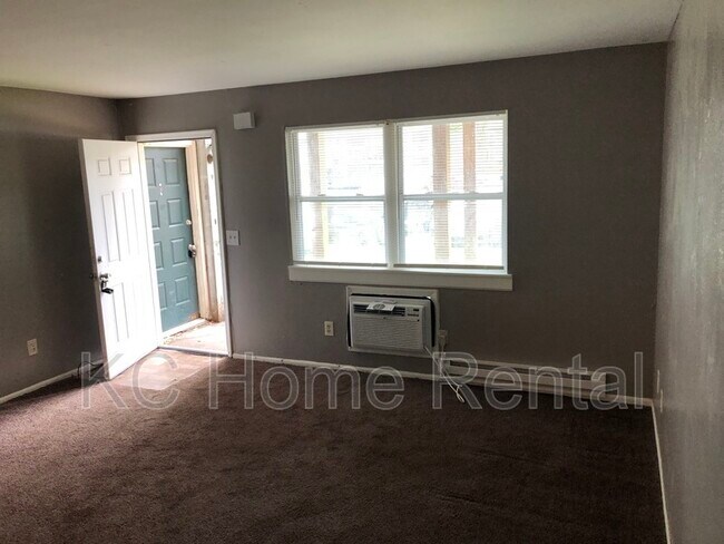 Foto del edificio - 551 N Somerset Terrace