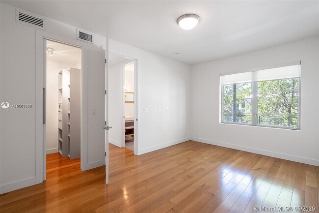 Foto del edificio - 2031 Meridian Ave