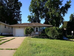 Building Photo - 4921 Bancroft St