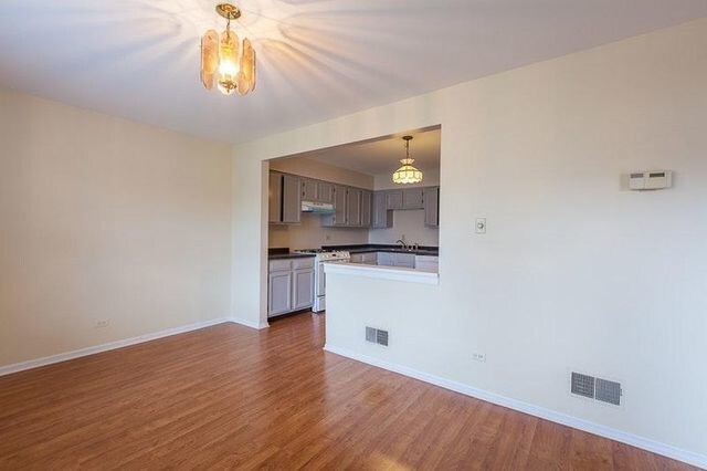 Building Photo - 406 S Cass Ave
