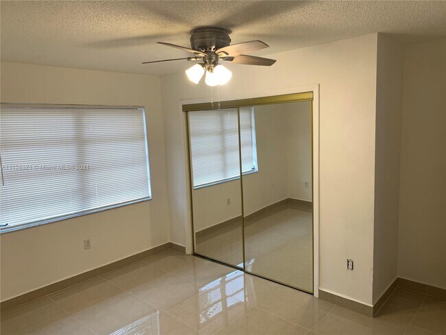 Foto del edificio - 199 SW 77th Ave