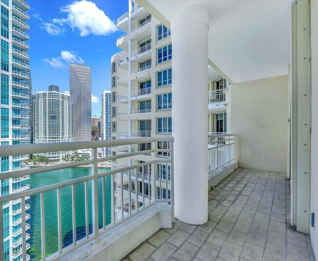 Foto del edificio - 888 Brickell Key Dr