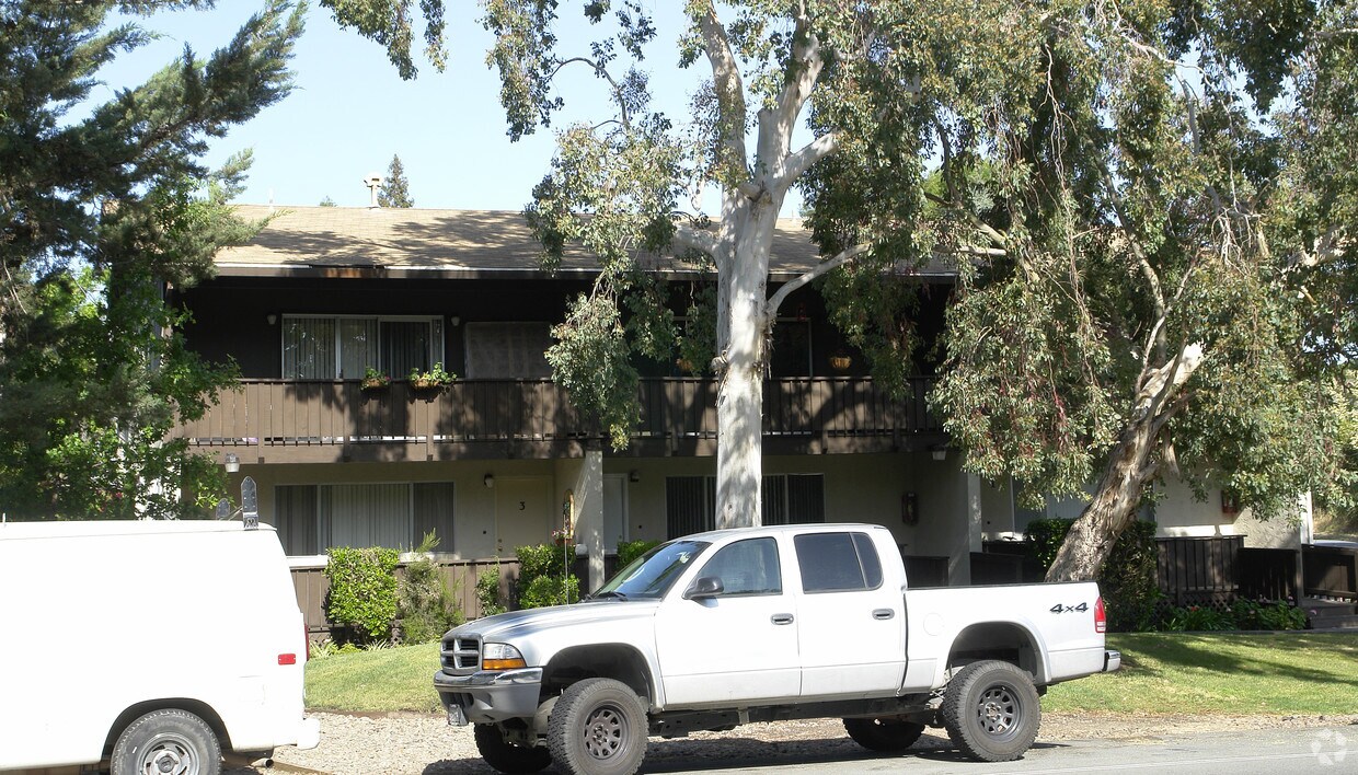 Building Photo - 2327 Pleasant Hill Rd