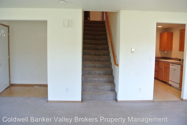 Building Photo - 5399 Holly Loop SE