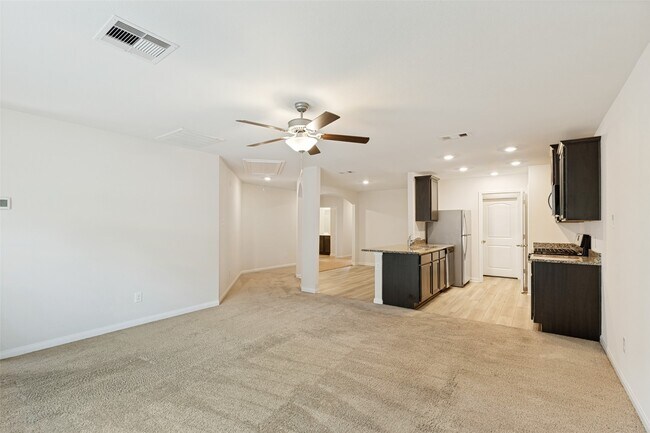 Building Photo - 23104 Shakespeare Dr