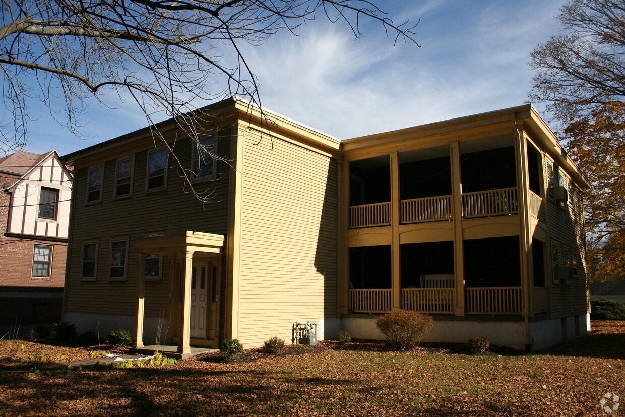 Foto principal - 355 Alden Ave