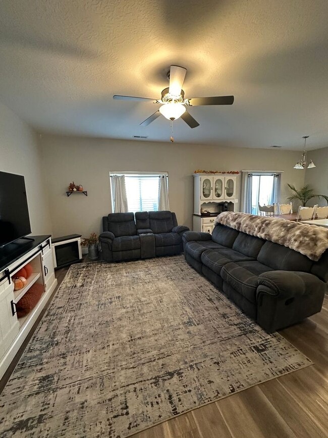 Foto del edificio - Three bedroom, 2.5 bath townhome