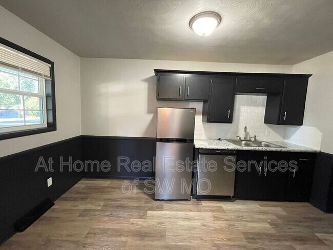 Foto del edificio - 2151 S Fairway Ave