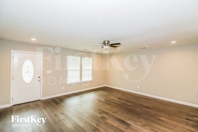 Building Photo - 6301 Green Grove Drive