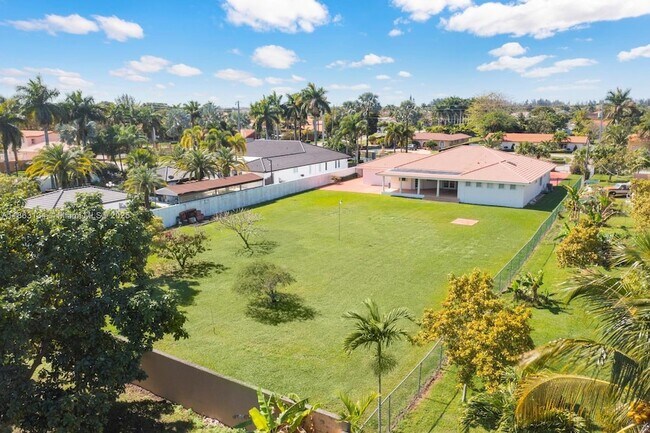 Foto del edificio - 161 SW 129th Ave