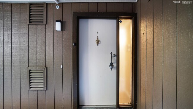 Foto del edificio - 3392 Brittan Ave