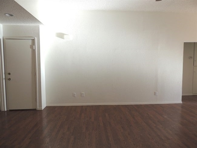 Building Photo - 3036 Quantana Way