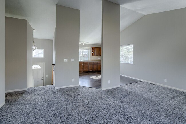 Foto del edificio - Must See 3 Bedroom In Millard School Distr...