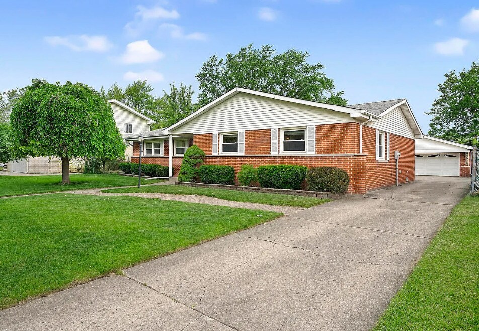 Primary Photo - 15W644 Patricia Ln