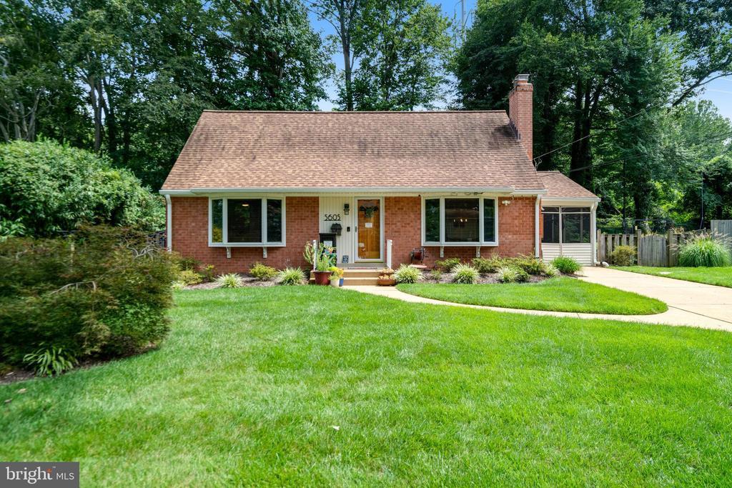 Foto principal - 5605 Eastbourne Dr