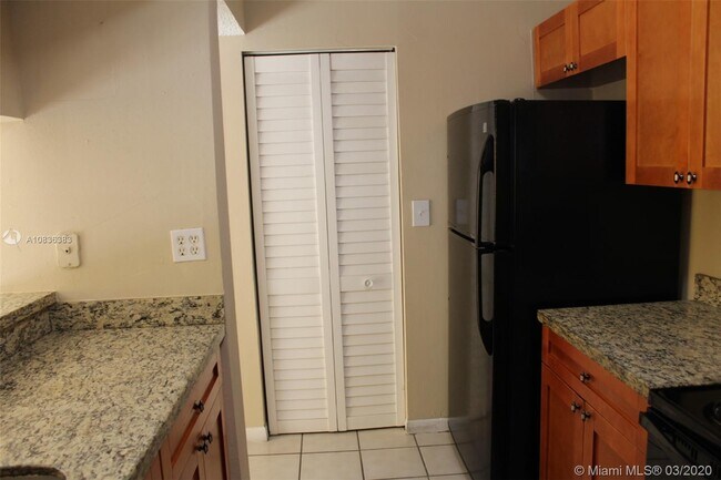 Building Photo - 550 NW 114th Ave  103 Sweetwater Fl 33172