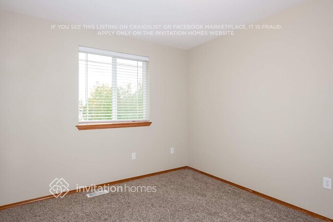 Building Photo - 1411 7th Ave SE