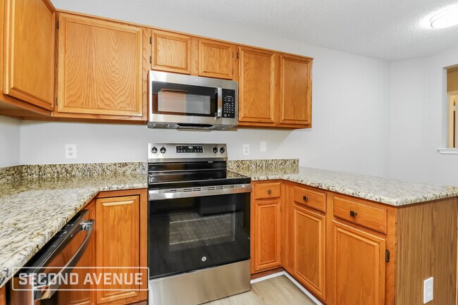 Building Photo - 3704 Garden Springs Dr