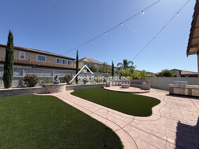 Building Photo - Stunning 5bd/4.5ba Folsom Ranch Home