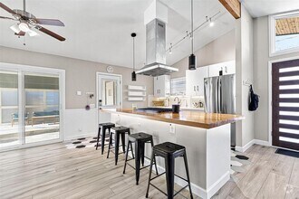 Building Photo - 2919 Pecan Springs Rd