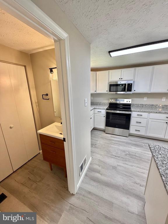 Building Photo - 4850 Magpie Ln