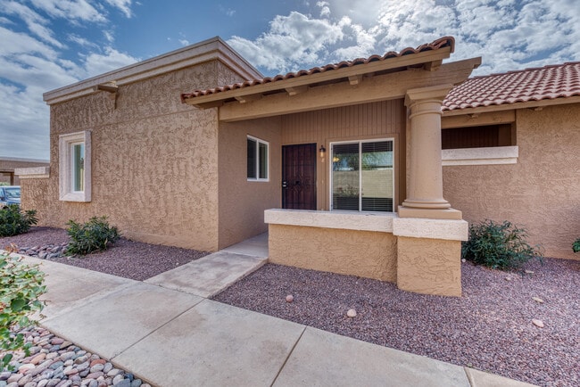 Building Photo - 520 W Tonopah Dr