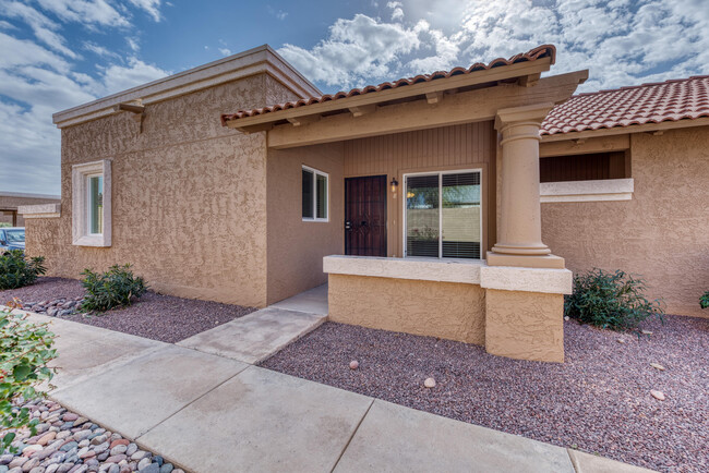 Foto del edificio - 520 W Tonopah Dr