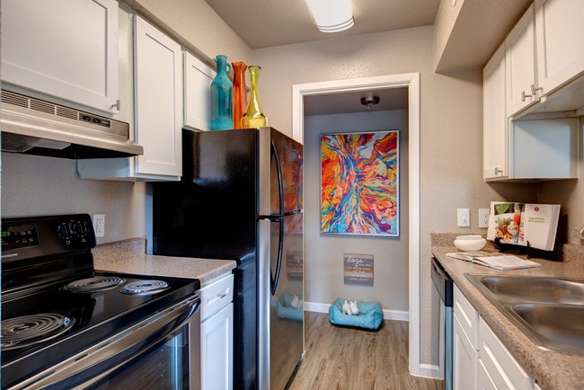 Building Photo - Hacienda Bonita