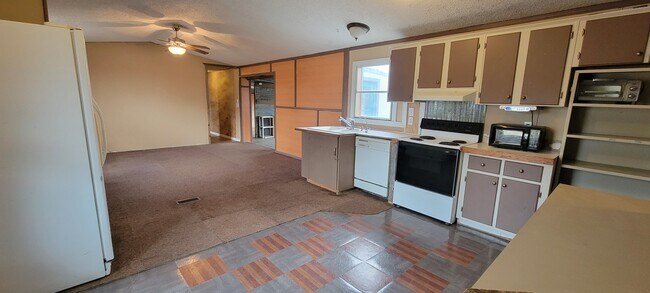 Building Photo - 730 3rd Ave