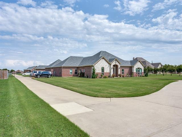 Building Photo - 10809 W Cleburne Rd