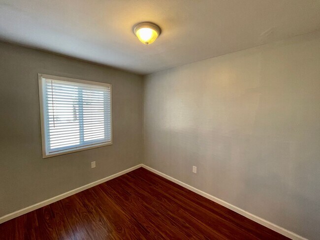 Foto del edificio - Beautiful 3B/1BA w/ Large Backyard & Washe...